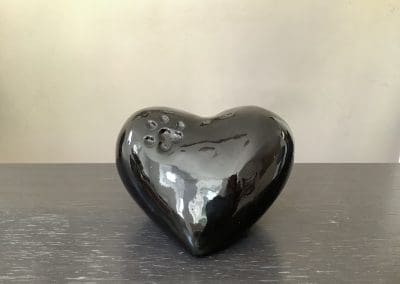 Gedenk Outlet urn hart – glanzend zwart GU5