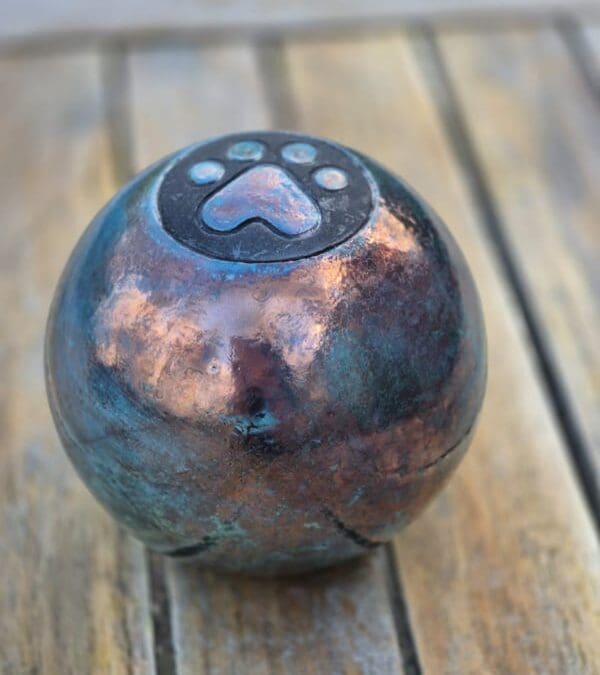 Turkoois/ koperkleurig dierenurn met pootje