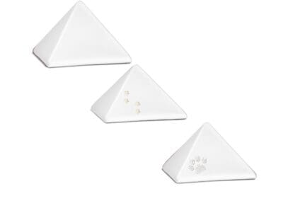 Urn Piramide keramiek wit