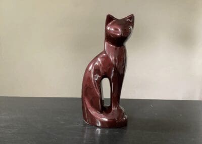 Urn zittende kat aluminium Maroon