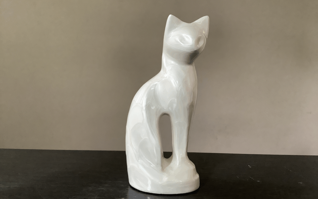 Urn zittende kat aluminium Wit