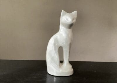 Urn zittende kat aluminium Wit
