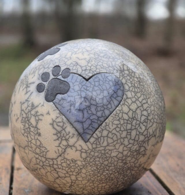 Hondenurn met 2 pootjes